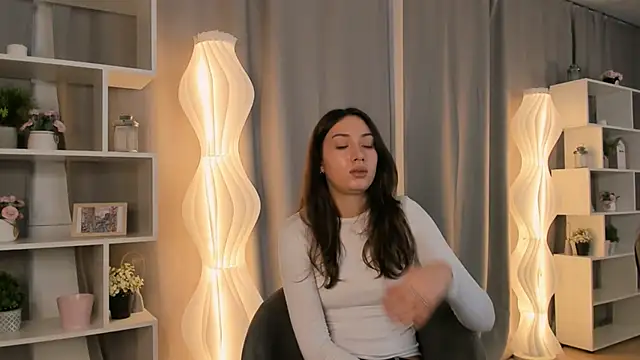 MissyHuf online show from October 8, 2025, 8:27 am