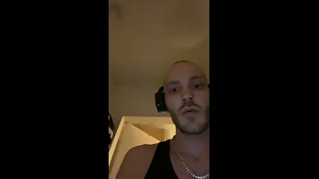 MolleDolle online show from April 2, 2026, 4:46 pm
