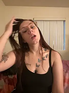 VeeBaybee online show from November 7, 2025, 4:28 am