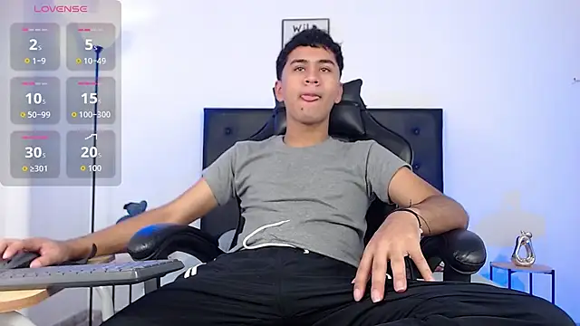 Alancum7 online show from July 13, 2026, 1:21 pm