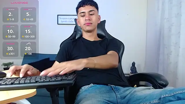 Snapshot of Alancum7 chatting on February 21, 2026, 1:02 pm Alancum7 online show from February 21, 2026, 1:02 pm