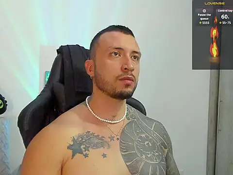 Snapshot of Dave-Max01 chatting on October 18, 2025, 12:56 am Dave-Max01 online show from October 18, 2025, 12:56 am