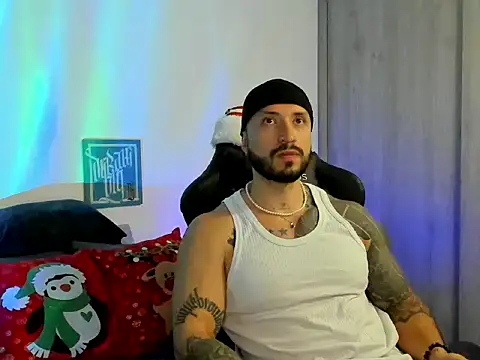 Snapshot of Dave-Max01 chatting on December 21, 2025, 3:19 am Dave-Max01 online show from December 21, 2025, 3:19 am