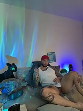 Snapshot of Dave-Max01 chatting on November 13, 2025, 2:43 pm Dave-Max01 online show from November 13, 2025, 2:43 pm