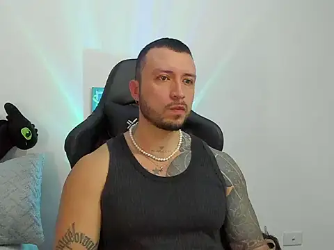 Snapshot of Dave-Max01 chatting on October 24, 2025, 9:52 am Dave-Max01 online show from October 24, 2025, 9:52 am