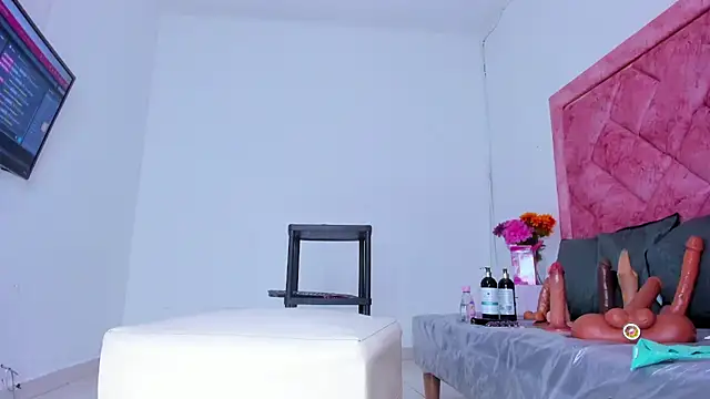 Bigasshott  online show from December 1, 2025, 8:10 pm