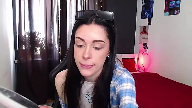 ariel is on vacation online show from October 21, 2025, 8:14 am