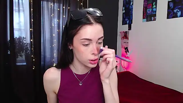 ariel is on vacation online show from October 15, 2025, 10:01 am