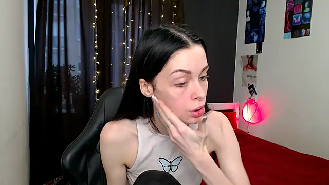 ariel is on vacation online show from October 29, 2025, 1:43 pm