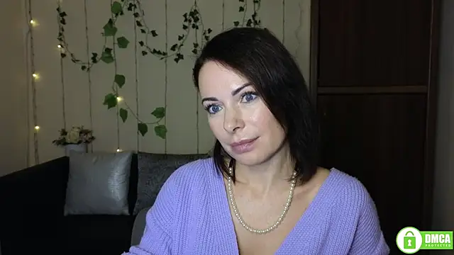 Rita lovvylyou online show from October 7, 2025, 11:33 am