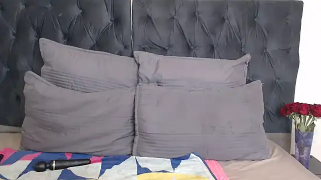 MissLola026 online show from August 3, 2026, 7:42 pm