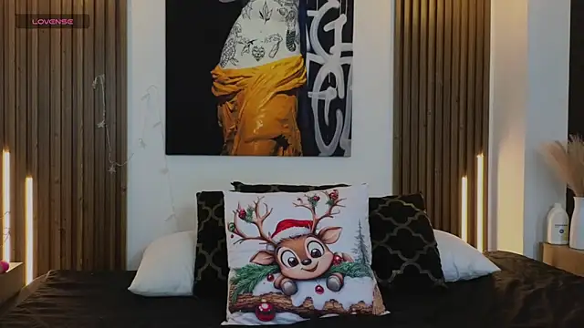 Kitty Bombon online show from December 4, 2025, 7:46 pm