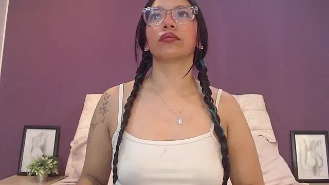 PaulinaColeman online show from December 19, 2025, 3:54 am