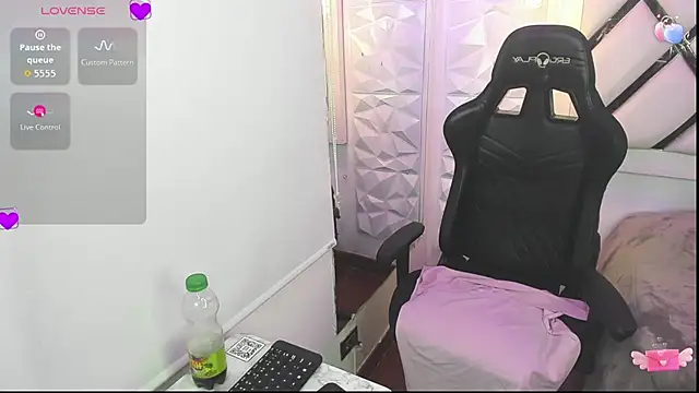 Snapshot of emmy_rosse_ chatting on November 10, 2025, 9:09 pm emmy rosse online show from November 10, 2025, 9:09 pm