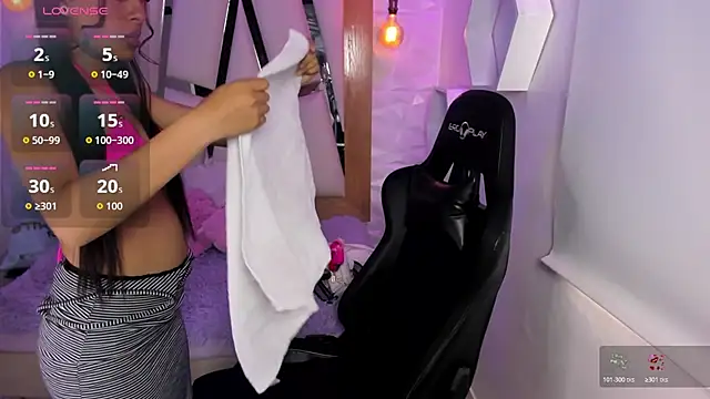 Snapshot of emmy_rosse_ chatting on November 6, 2025, 8:02 pm emmy rosse online show from November 6, 2025, 8:02 pm