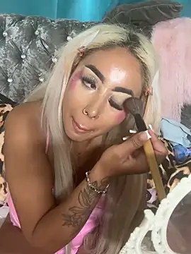 Snapshot of zara_bellexx chatting on April 9, 2026, 10:54 am zara bellexx online show from April 9, 2026, 10:54 am