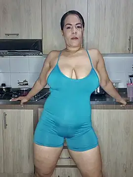 karla-bruni online show from October 28, 2025, 10:25 am