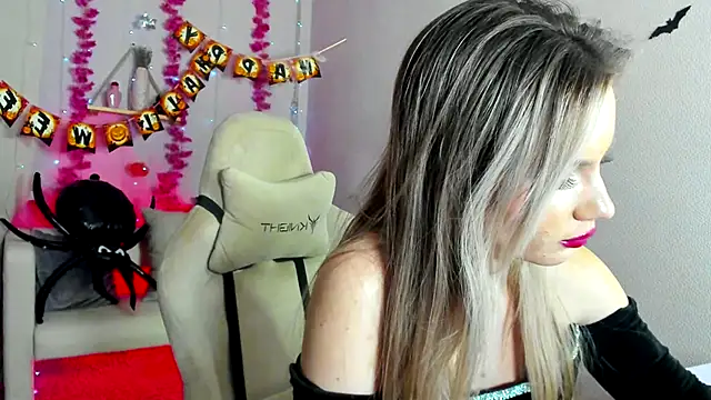  BellaClark online show from November 2, 2025, 8:58 pm