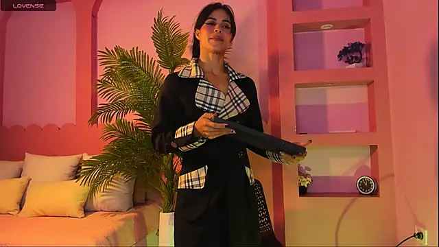 Elena Kink online show from May 13, 2026, 7:32 pm