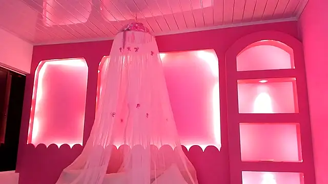 HolyLux online show from February 5, 2026, 11:06 am