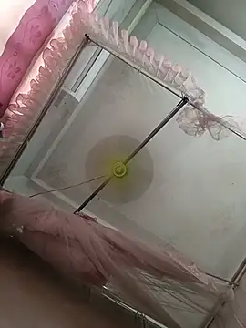 ladzy sexy online show from June 6, 2026, 4:39 am