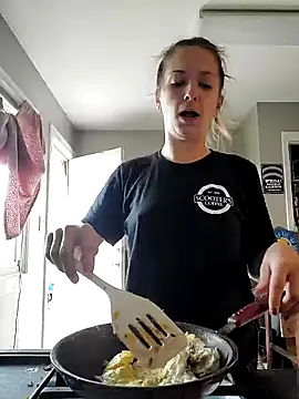 Cassaroll333 online show from October 16, 2025, 2:58 pm