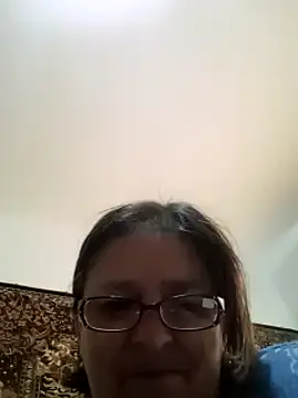 MilaCold5443 online show from April 28, 2026, 2:32 pm