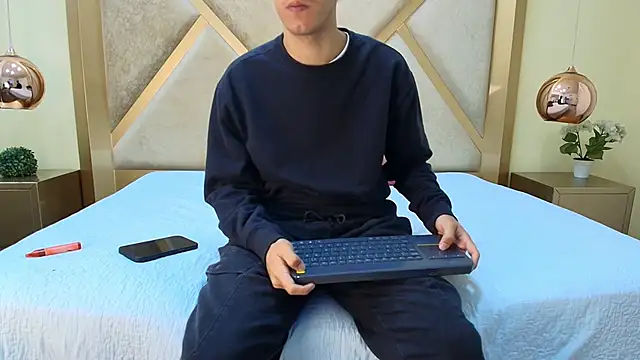 Snapshot of Austin_Reeds chatting on November 1, 2025, 11:59 am Austin Reeds online show from November 1, 2025, 11:59 am