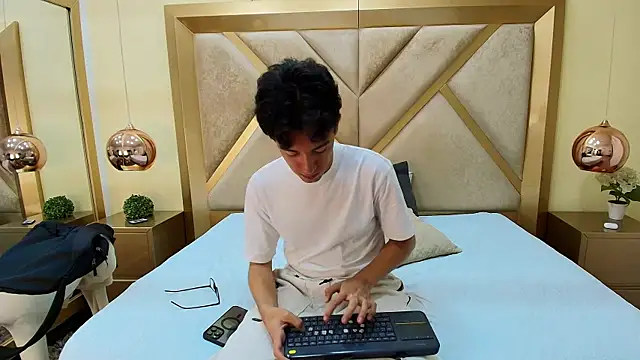 Snapshot of Austin_Reeds chatting on November 25, 2025, 3:56 pm Austin Reeds online show from November 25, 2025, 3:56 pm