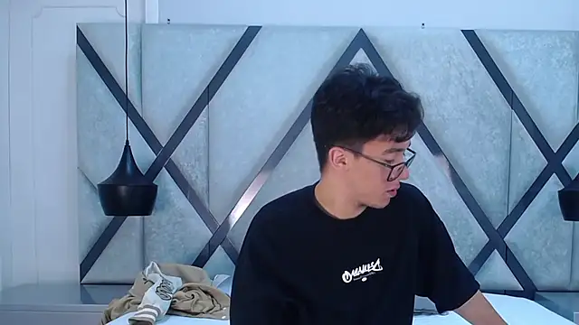 Snapshot of Austin_Reeds chatting on October 16, 2025, 11:51 am Austin Reeds online show from October 16, 2025, 11:51 am