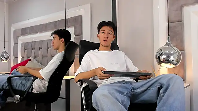 Snapshot of Austin_Reeds chatting on October 26, 2025, 9:59 pm Austin Reeds online show from October 26, 2025, 9:59 pm