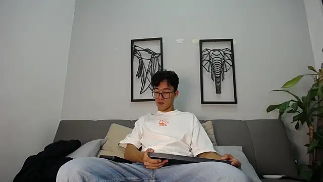 Snapshot of Austin_Reeds chatting on October 21, 2025, 3:11 pm Austin Reeds online show from October 21, 2025, 3:11 pm