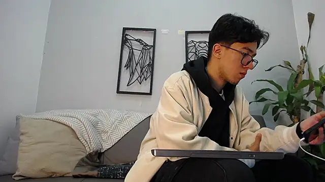 Snapshot of Austin_Reeds chatting on November 9, 2025, 11:58 am Austin Reeds online show from November 9, 2025, 11:58 am