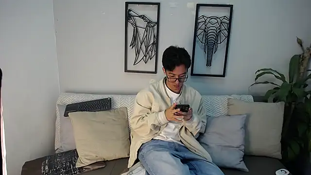 Snapshot of Austin_Reeds chatting on November 16, 2025, 12:43 pm Austin Reeds online show from November 16, 2025, 12:43 pm