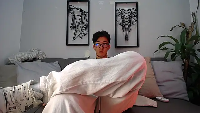 Snapshot of Austin_Reeds chatting on November 11, 2025, 3:07 pm Austin Reeds online show from November 11, 2025, 3:07 pm