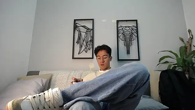 Snapshot of Austin_Reeds chatting on November 15, 2025, 12:31 pm Austin Reeds online show from November 15, 2025, 12:31 pm