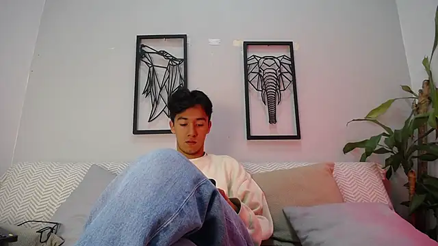 Snapshot of Austin_Reeds chatting on October 25, 2025, 12:04 pm Austin Reeds online show from October 25, 2025, 12:04 pm