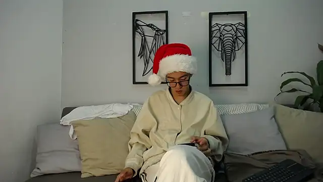 Snapshot of Austin_Reeds chatting on November 13, 2025, 12:42 pm Austin Reeds online show from November 13, 2025, 12:42 pm