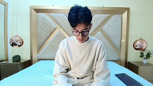 Snapshot of Austin_Reeds chatting on November 3, 2025, 12:09 pm Austin Reeds online show from November 3, 2025, 12:09 pm