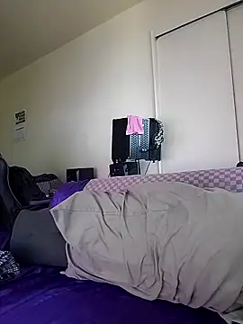 SLIM-BONEZ-N-HARMONY online show from April 12, 2026, 1:47 pm