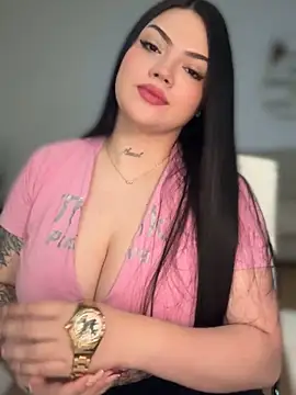 dulcemarianh  online show from June 5, 2026, 3:44 am