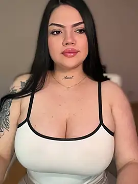 dulcemarianh  online show from April 22, 2026, 2:40 am