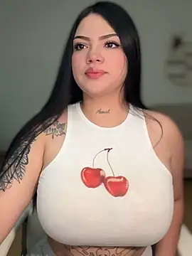 dulcemarianh  online show from June 18, 2026, 4:00 am