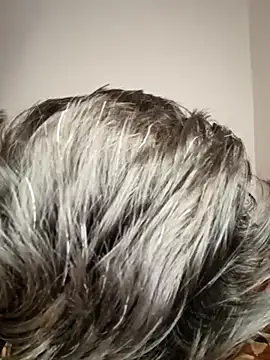 Lovebirdss online show from December 3, 2025, 10:03 am