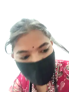 Hot radhaji online show from January 7, 2026, 3:11 am