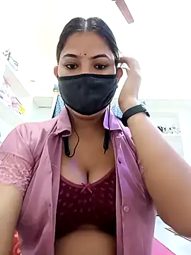 Hot radhaji online show from May 6, 2026, 2:59 am
