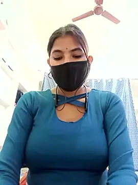 Hot radhaji online show from February 5, 2026, 3:19 pm