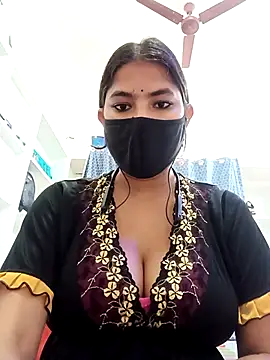 Hot radhaji online show from February 9, 2026, 4:27 pm