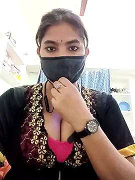 Hot radhaji online show from April 30, 2026, 2:35 pm