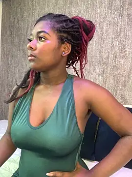 KarinaFlowers  online show from December 20, 2025, 11:57 am